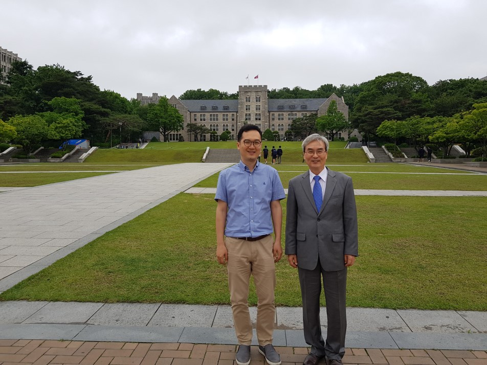 Prof. Suh's visit to CHL